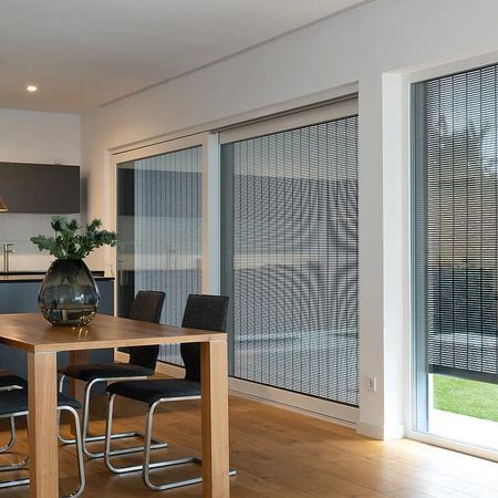 Rollläden in einer Wohnküche
